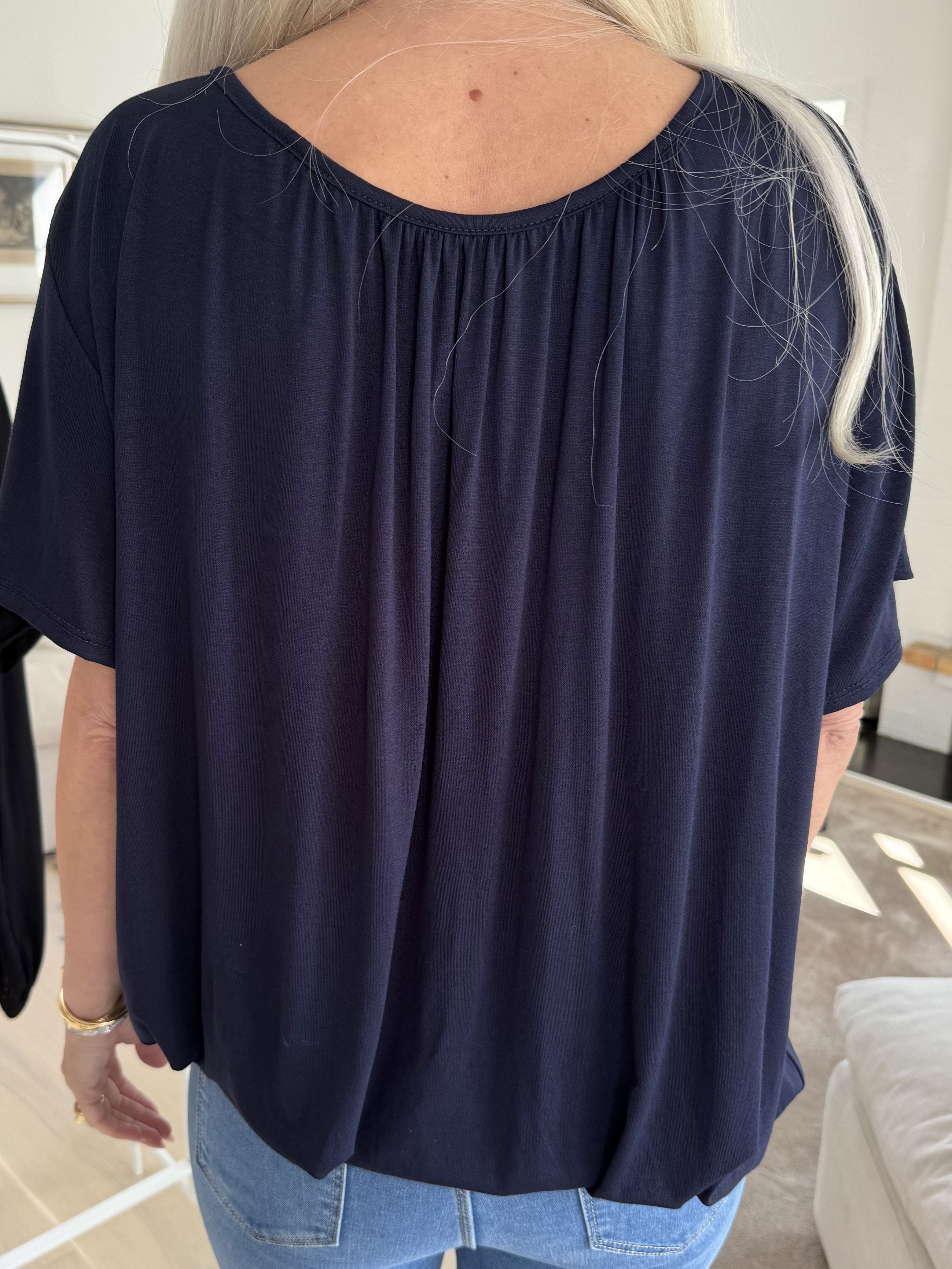 Miracle t-shirt - Basis t-shirt med elastik forneden (bestseller)